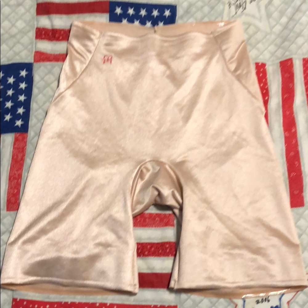 Ruby Ribbon thigh slimmer size medium